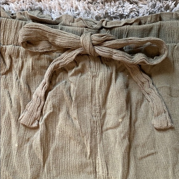 Green Slouchy Shorts by H&M - Picture 2 of 4